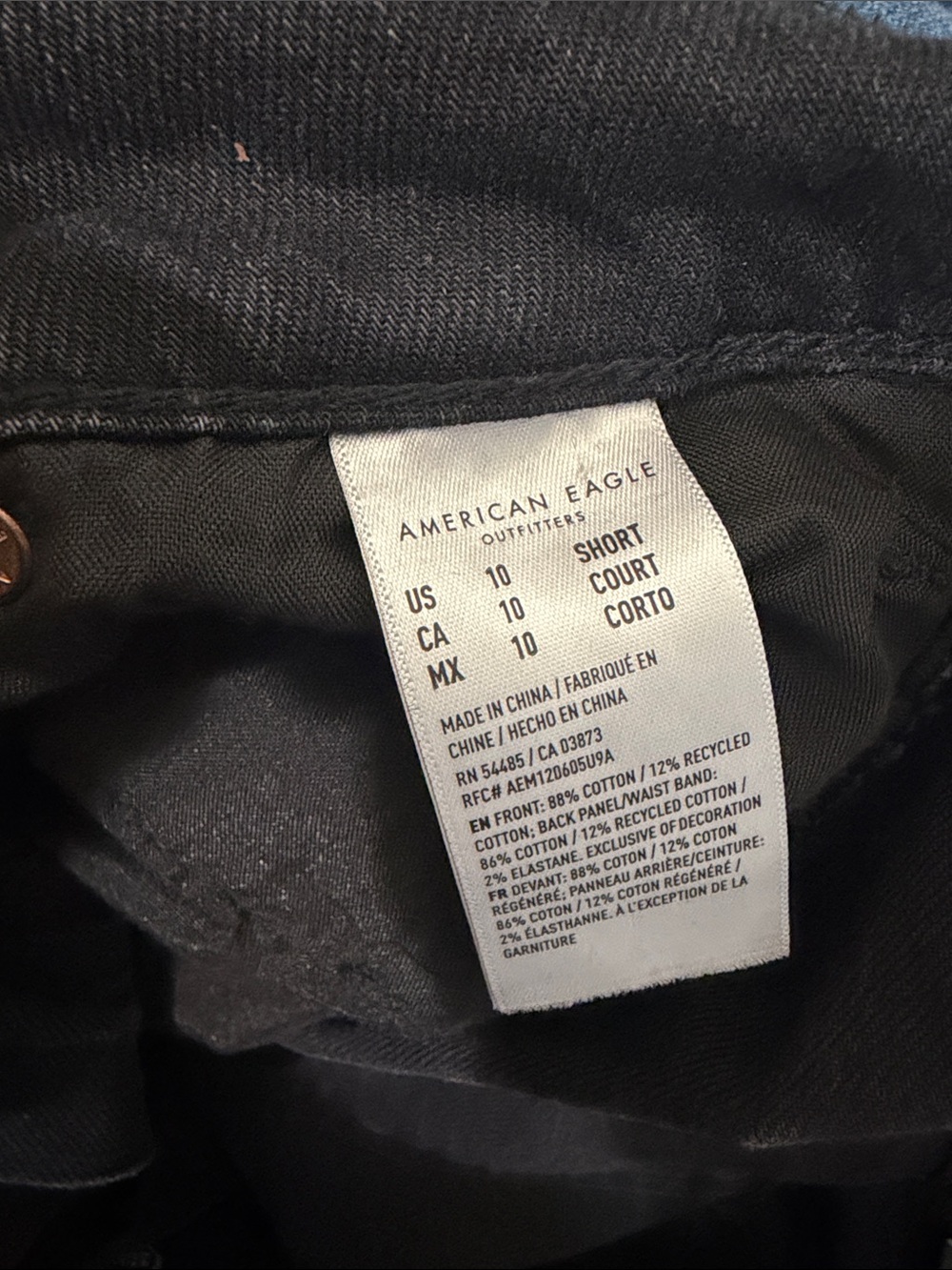 WomenBlack Distressed Knee Jeans - Picture 3 of 3